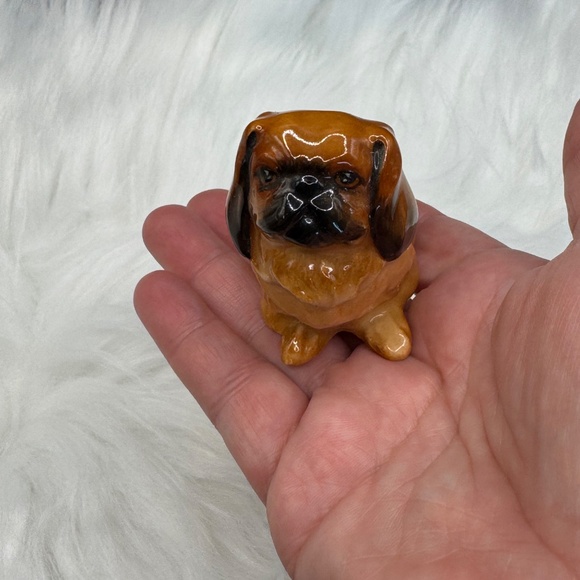 Royal Doulton Bone China Pekinese Dog Sitting Figurine K6 - Picture 9 of 9